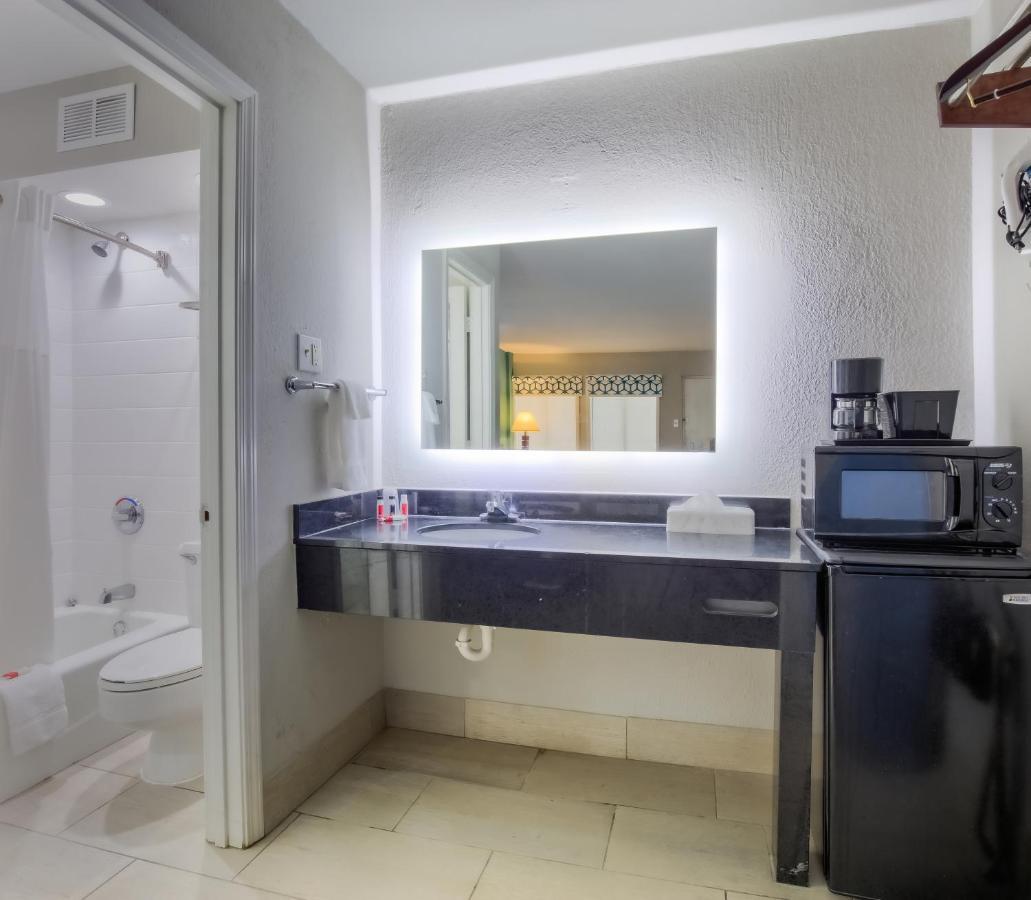 Days Inn By Wyndham Mobile I-65 Extérieur photo