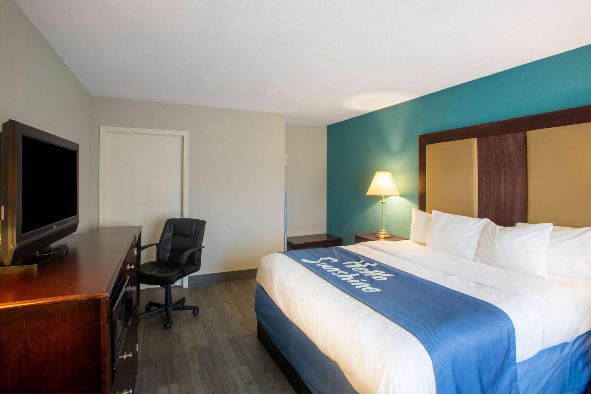 Days Inn By Wyndham Mobile I-65 Extérieur photo
